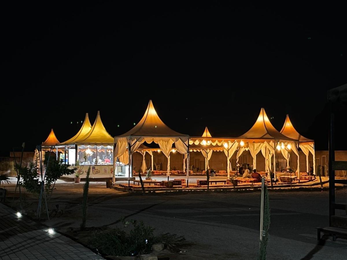 Al Sultana Luxury Camp Villa วาดิรัม ภายนอก รูปภาพ