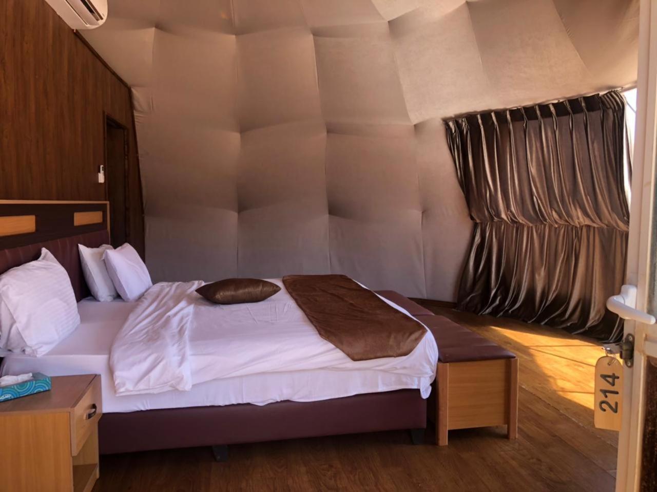 Al Sultana Luxury Camp Villa วาดิรัม ภายนอก รูปภาพ
